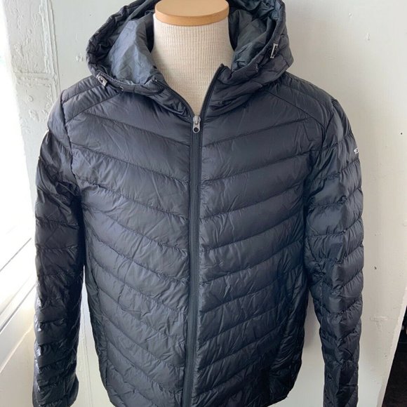black hooded puffer jacket mens